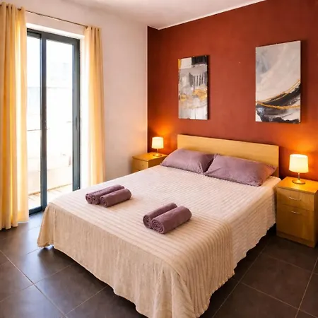Daire Spacious Swieqi For Families Groups Close To Paceville And St Julians Is-Swieqi