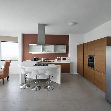 Daire Spacious Swieqi For Families Groups Close To Paceville And St Julians Is-Swieqi